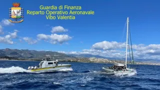 Ennesimo sbarco di migranti a Roccella, arrivate 114 persone: è il quarantesimo negli ultimi 3 mesi
