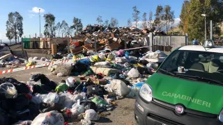 Cutro, sequestrata l'isola ecologica: gestione non conforme alle norme vigenti