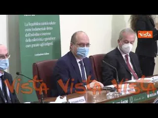 Magrini (Aifa): “Trombosi rarissime e non legate a vaccino. No a trattamenti prima o dopo dose”