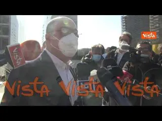 Zingaretti visita il centro vaccinale “La nuvola”, “Qui per ringraziare gli operatori sanitari”