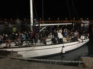 Migranti, nuovo sbarco nella Locride: 43 persone giunte nel porto di Roccella Jonica