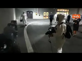 Variante indiana, ecco l'igienizzazione dei bagagli del volo dall'India in arrivo a Fiumicino
