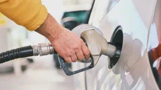 Lamezia Terme a secco di carburante: stazioni di servizio chiuse