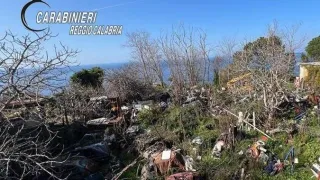Palmi, sequestrata discarica abusiva di rifiuti speciali