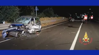 Tragedia sulla SS106 106 a Sellia Marina: muore un giovane dopo un violento scontro