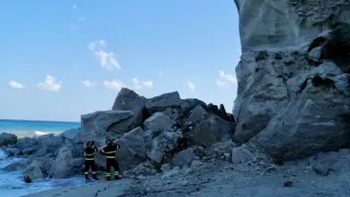 Tropea, crollato parte del costone del Santuario di Santa Maria: non ci sono feriti (VIDEO+FOTO)