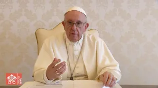 Coronavirus, Papa Francesco: «Vaccinarsi è un atto d'amore»