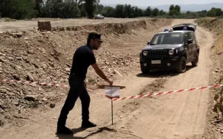 Furto di sabbia e ghiaia dal greto del fiume Crati: due arresti a Rose