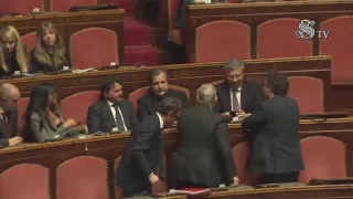 Mario Occhiuto ritorna in Aula: il lungo applauso dei colleghi