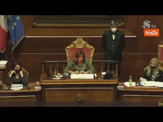 Centrosinistra in piedi dopo intervento di Speranza in Senato, applausi anche da centrodestra