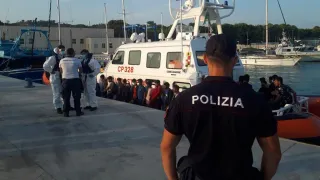 Arrestati 7 presunti scafisti a Roccella Jonica