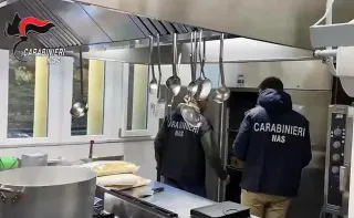 Trenta persone intossicate dopo un pranzo: cinque ricoverate