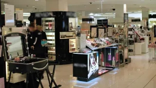 Sfruttavano tre commesse in una profumeria: denunciati due imprenditori lametini