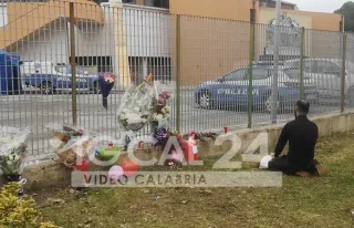 Le lacrime di un ragazzo musulmano: "Partono per disperazione nella speranza di salvare i propri figli"