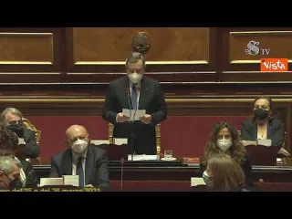Campagna vaccinale, Draghi: Obiettivo è mezzo milione di dosi al giorno"