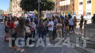 VIDEO | Crotone, prosegue lo sciopero dei 107 ex lavoratori Abramo Customer Care