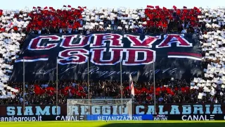 Tre ultras accusati di estorsione aggravata dal metodo mafioso alla Reggina