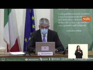 Covid, Brusaferro (Iss): "Prosegue la lenta decrescita della curva"