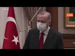 Erdogan riceve Michel e von der Leyen, ma per lei non c'è la sedia