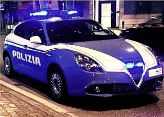Controlli straordinari a Isola Capo Rizzuto: verifiche e multe della Polizia