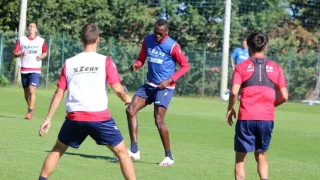Coronavirus, tutti negativi i tamponi effettuati su staff e calciatori del Crotone