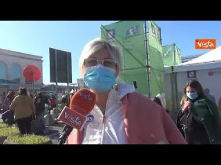 Sbarcati a Napoli i 2.000 della crociera di Pasqua: "Viaggiare in sicurezza si può"