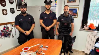 Isola Capo Rizzuto, arrestato 18enne con hashish e cocaina