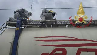 Fuscaldo, allarme in stazione: botola aperta su cisterna di acido solforico