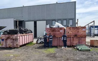 Reati ambientali, sequestrato stabilimento industriale a Lamezia Terme: denunciati in 4