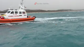 Naufragio di migranti a Crotone: aumenta il numero dei morti, si cercano i dispersi (VIDEO)