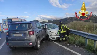 Incidente automobilistico nel Crotonese: c'è una vittima