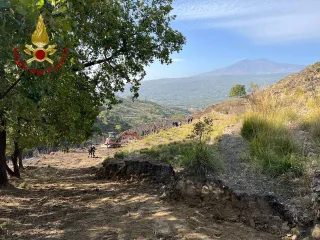 Canadair precipitato in Sicilia: sono riprese le ricerche dei piloti dispersi (VIDEO)