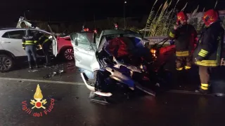 Incidente nella notte sulla ss 106 nel Catanzarese: ferite in modo grave due persone
