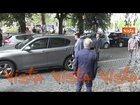 “Confcommercio incontra la politica”, ecco le immagini dell’arrivo di Conte all’evento di Roma