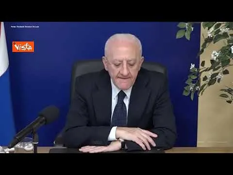 De Luca: "Campania resta in zona bianca, abbiamo fatto l'impossibile"