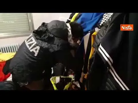 Aggressioni in Piazza Duomo a Capodanno, perquisiti 18 giovani a Milano e Torino