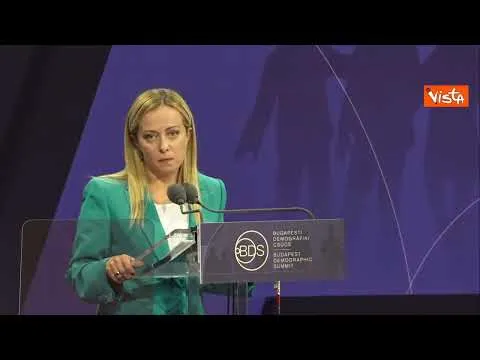 Meloni: "Serve dura lotta per difendere famiglie e Dio"