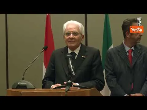 Mattarella incontra cittadini italiani in Paraguay: Contribuite all'amicizia tra i nostri Paesi