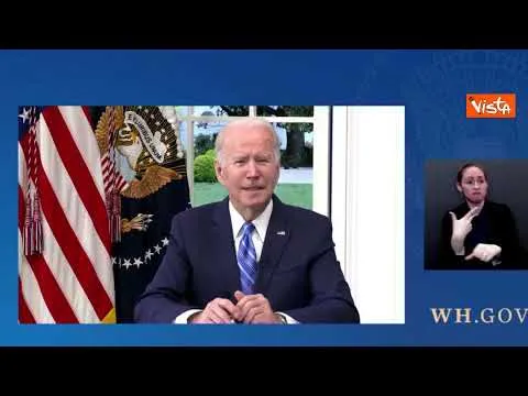 Variante Omicron, Biden: "Non è come lo scorso anno, ora sappiamo cosa fare per evitare chiusure"