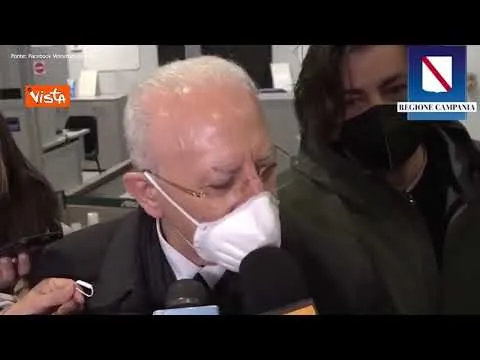 De Luca: "Mascherine in Campania obbligatorie fino a fine febbraio"