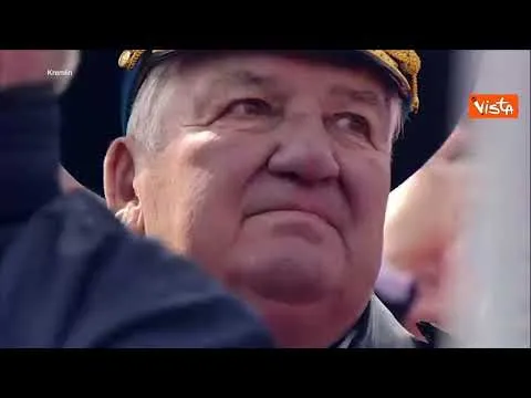 Parata 9 Maggio a Mosca, gli "eroi dell'operazione speciale in Ucraina" sfilano sulla Piazza Rossa
