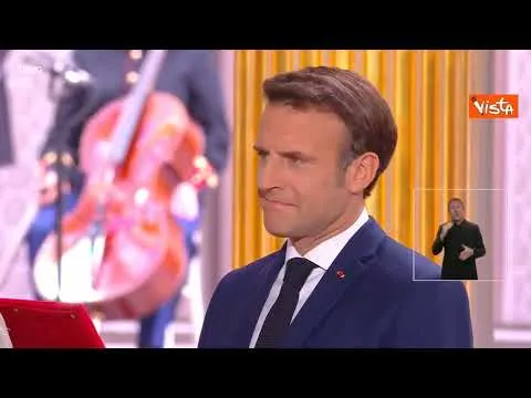 Ecco la firma del giuramento di Macron per il secondo mandato da Presidente della Francia