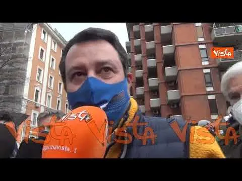 Salvini: "Spero scuole restino aperte più a lungo possibile"