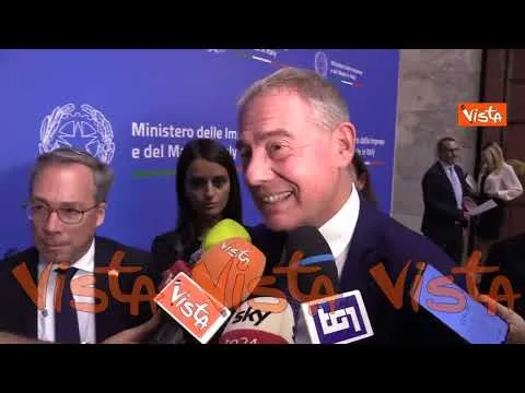 Urso: "Celebriamo la memoria dell'amata Regina Elisabetta II con un francobollo"