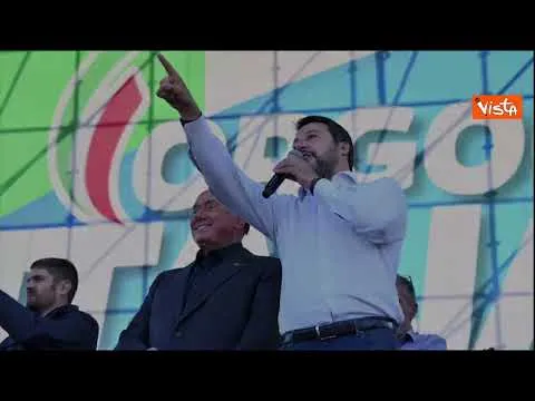 Salvini a Pontida ricorda Berlusconi: "Grande amico della Lega"