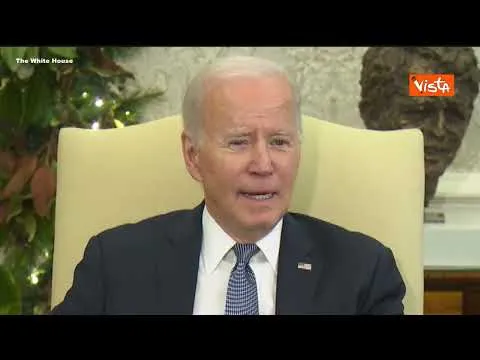 Biden: “Macron non solo leader della Francia ma anche d’Europa”