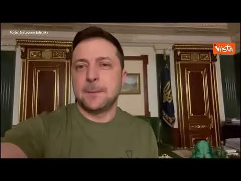 Zelesnky: "Non sono fuggito, sono a Kiev al mio posto"