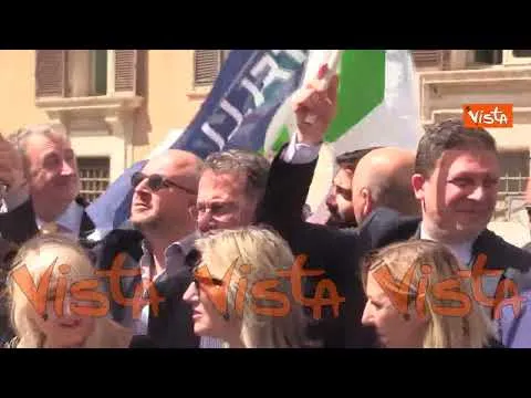 Presidenzialismo, flash mob di Fratelli d'Italia con Giorgia Meloni a Montecitorio