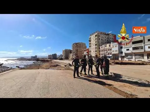 Uragano in Libia, a Derna i Vigili del Fuoco italiani. Ecco le immagini
