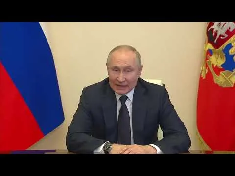 Putin: "Da nostri militari corridoi sicuri, ma neonazisti ucraini usano civili come scudi umani"